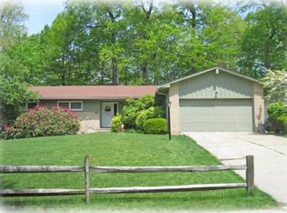 8410 Pin Oak Dr, Parma, OH 44130