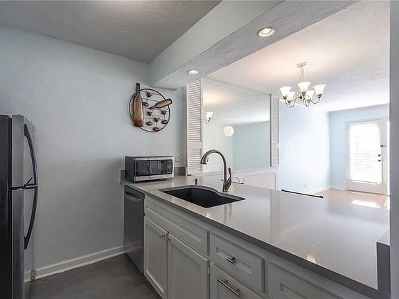5th image of 6501 E Hill Dr APT 106