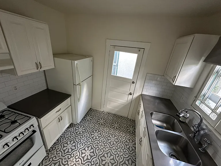 1736-1740 Griffith Park Blvd #1/4 — Photo 6