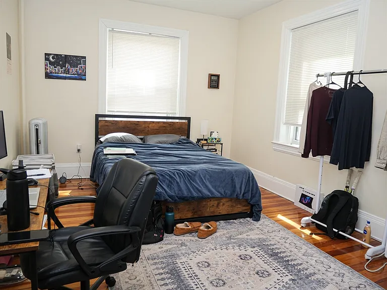 10 Beals St #1 — Photo 4
