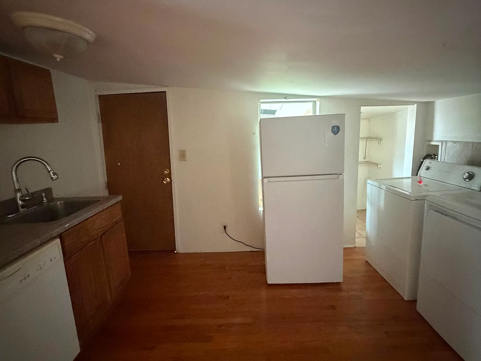1 bed, $1,100 — Photo 3