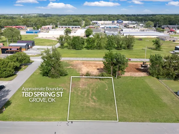 2111 S Spring St, Grove, OK 74344
