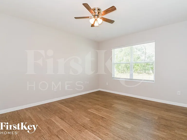 2705 SW 4th Ln — Photo 7