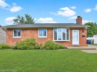 6962 Mohican Ln, Westland, MI 48185