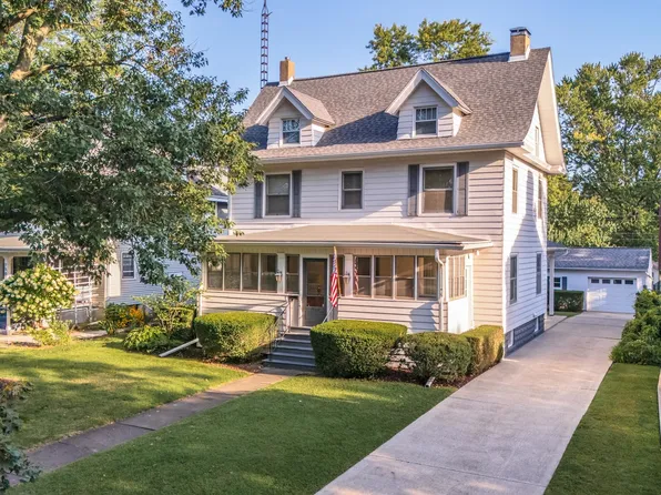 1504 E Grove St, Bloomington, IL 61701