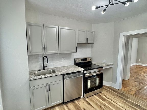 5th image of 322 E Saint Vrain St #1