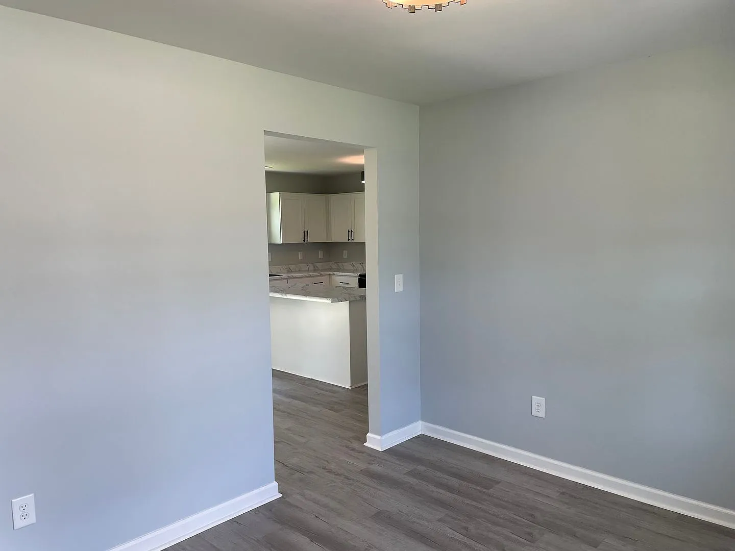 3 Bedroom 2 Bathroom House In Boiling Springs — Photo 4