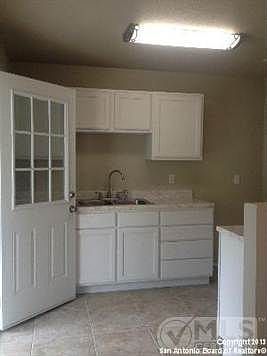 4th image of 3207 Fairmeadows St