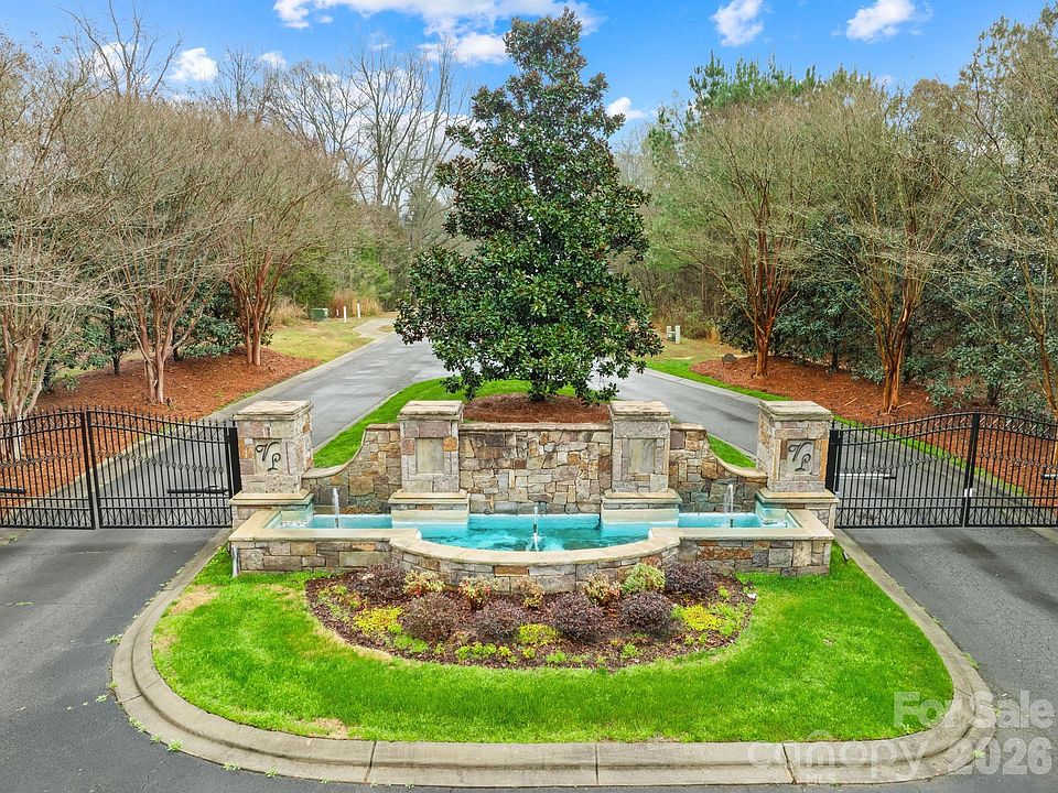 1st image of 8334 Victoria Lake Dr