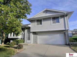 13568 Lillian St, Omaha, NE 68138