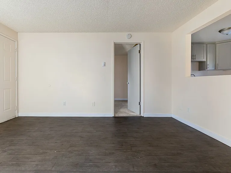 Scottsdale Park Apartments — Photo 12