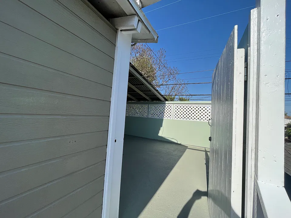 Entrance onto private patio