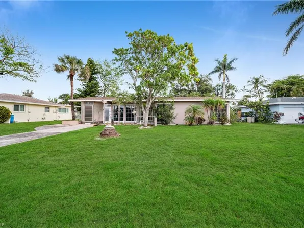 121 SE 44th ST, CAPE CORAL, FL 33904
