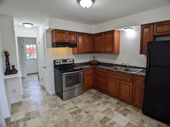 5th image of 1121 River Forest Dr
