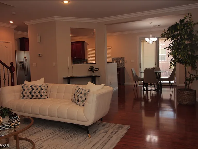 714 Newquay Ct — Photo 2
