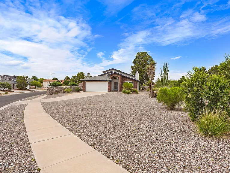 7609 Medano Dr — Photo 30