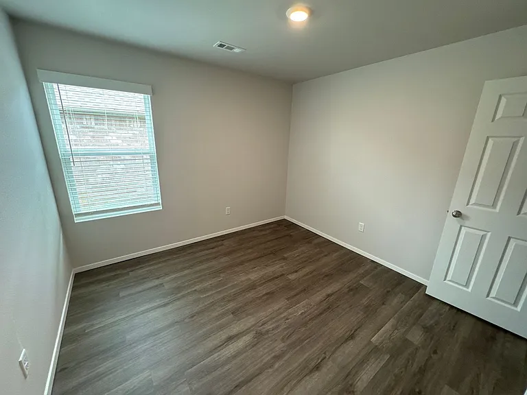 7808 Melody Ln — Photo 6