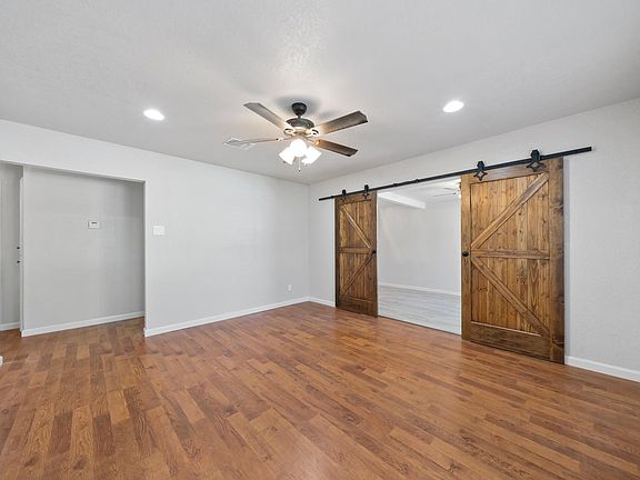 3rd image of 314 E Hutchins Pl