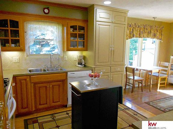 2nd image of 4962 Glenmorrie Cir