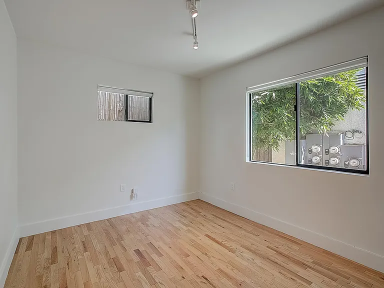 259 Rosemont Ave #1/2 — Photo 13