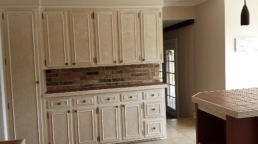 5th image of 211 Henderson Dr