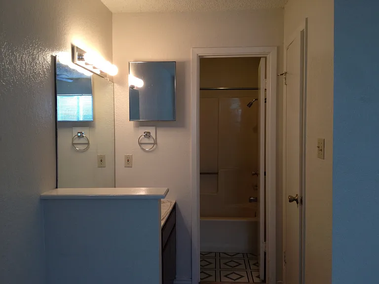 232 Craddock Ave — Photo 12