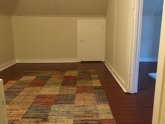 3rd image of 3021 Fremont Ave S Floor 2