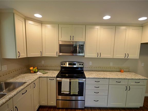 4th image of 1824 Ethridge Ct NE