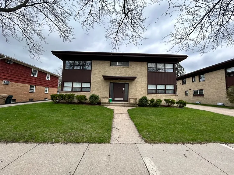 509 Midvale Ave — Photo 1