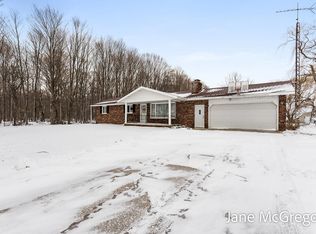 8616 S 56th Ave, Montague, MI 49437