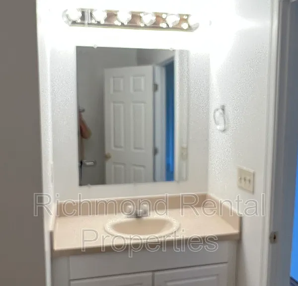 11 E Broad St #1 — Photo 10