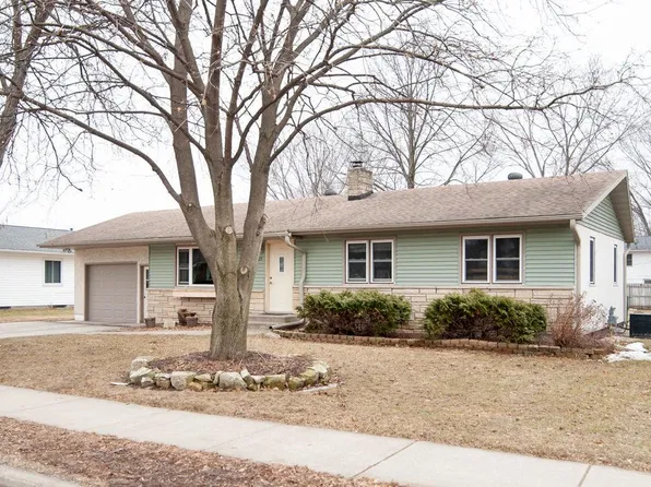 623 Sand Lake Rd, Onalaska, WI 54650