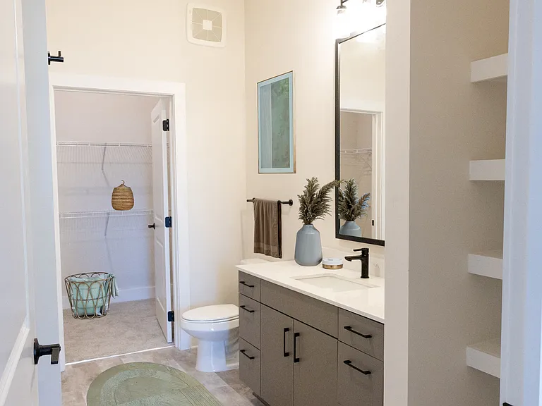 District at Riverside Apartments — Photo 120