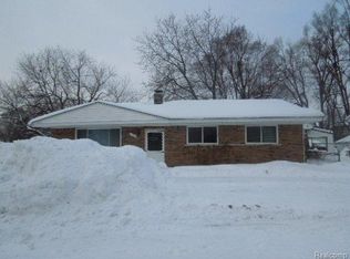 1137 Cloverlawn Dr, Pontiac, MI 48340