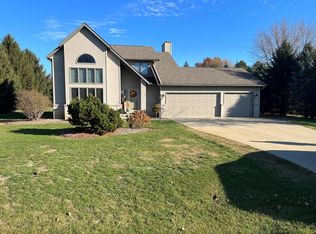 1110 Farley Rd, Sterling, IL 61081