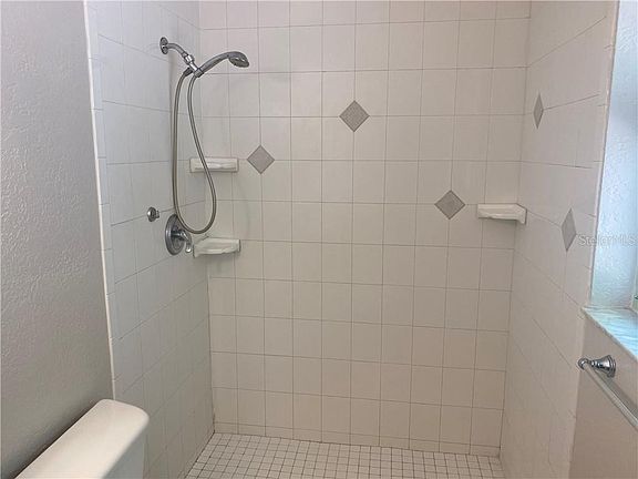 4th image of 1207 W Beresford Ave