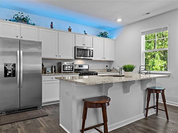 3rd image of 6536 Greyhaven Dr