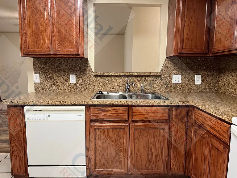 20635 Penny Ln — Photo 10