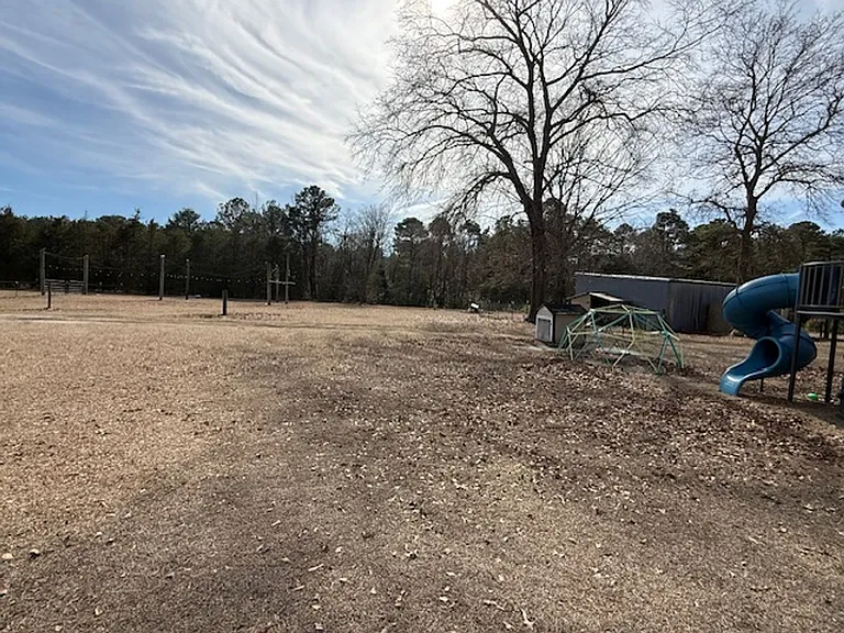 176 Old Fountain Rd — Photo 26