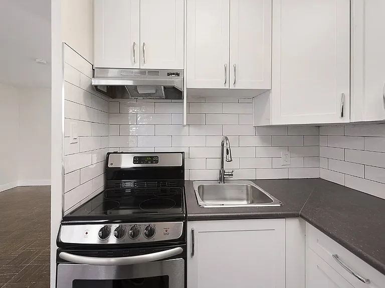 166 Wilson Ave — Photo 1