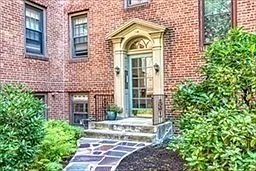 Building Photo - 16 Ware St #1