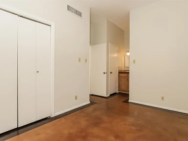1620 Waterston Ave #105 — Photo 9
