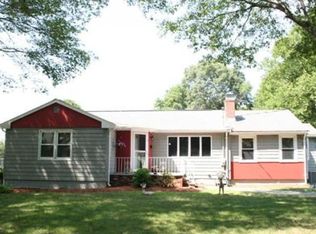 6 Newhall Rd, Lynnfield, MA 01940