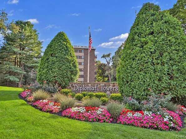 100 Diplomat Drive #6C, Mount Kisco, NY 10549