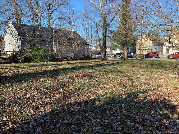 5th image of 710 E Oak St