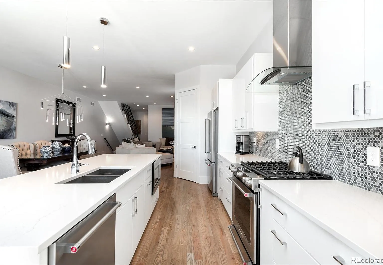 5 bed, 4.5 bath, 3400 sqft, $1,165 — Photo 4