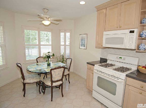 3rd image of 304 Birchwood Park Dr