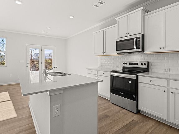 5th image of 3253 Ryker Rd #304