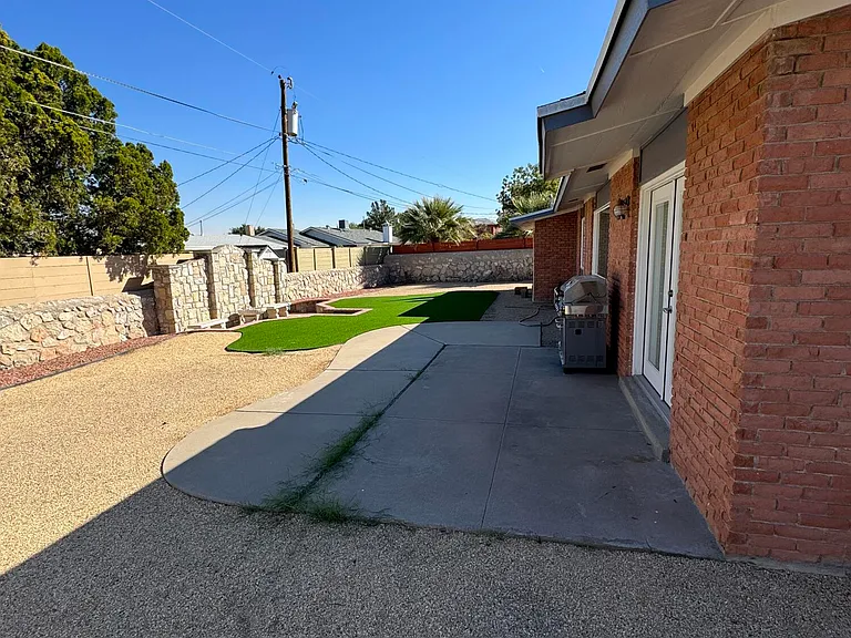 8701 Grover Dr — Photo 21