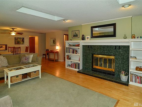 5th image of 718 Wily St NW